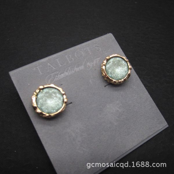 

versailles exaggerated earrings