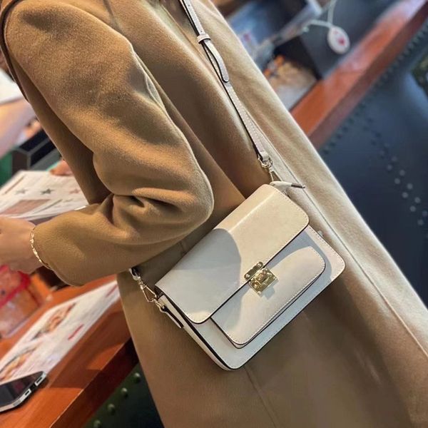 

design hand women's 2021 new fashion leather women's trend wide shoulder belt buckle small square bag single shoulder messenger ba, Red;black