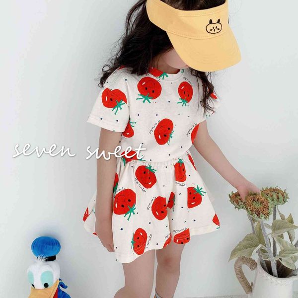 Koreanischer Stil Sommer niedliche Cartoon-Tomaten-Druck-Kleidungssets für Mädchen Baumwolle Kurzarm-T-Shirt und lose Shorts 2 Stück 210508