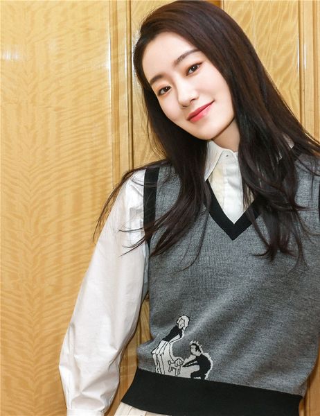 

zhang xiaofei tb dog knitted vest women's college pattern 21 spring new, White