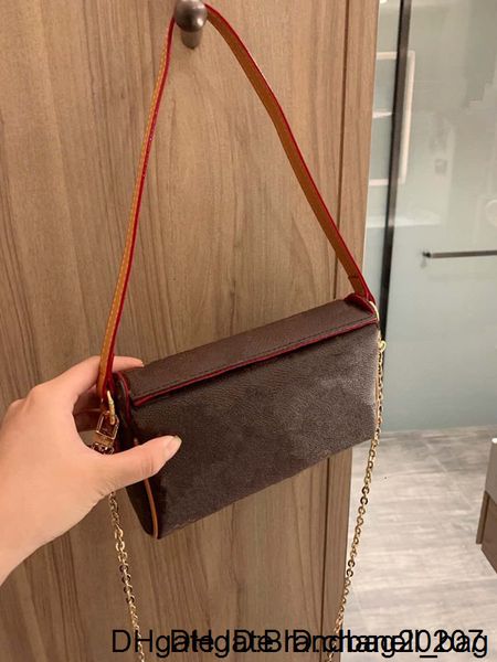 

2020 spring new women's shoulder messenger bag, chain decoration handbag