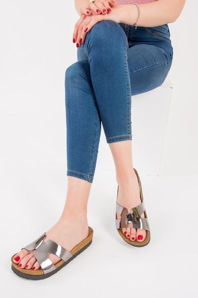 

platinum women's slippers 2021, Black