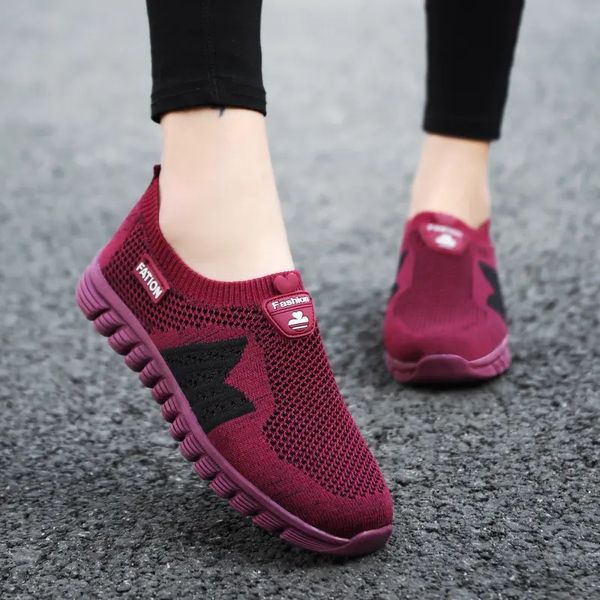 

2021 designer running shoes for women black red purple burgundy fashion womens trainers sports sneakers size 35-41 14, White;red