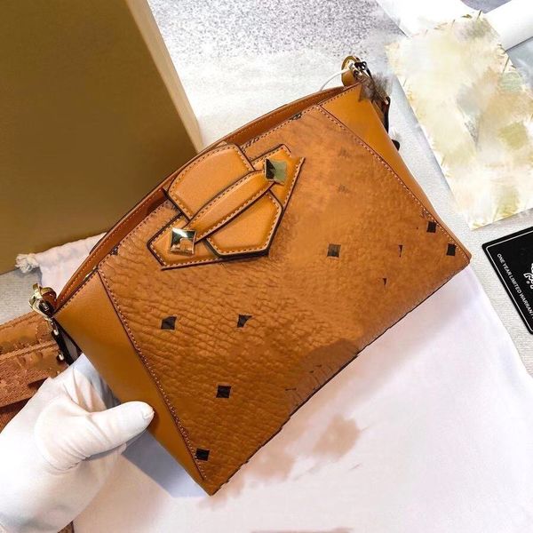 

Clutch Crossbody Bags Top Designer Handbags Onthego Chain Quilted Leather Bag Handbag (26x18cm) Brown Tote Fashion Shoulder Pochette Purse Luggage, Oem