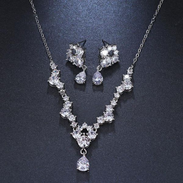 Orecchini Collana Fiore di lusso Design Ciondolo goccia d'acqua Set di gioielli da sposa in cristallo per le donne Zircone da sposa Gioielli africani