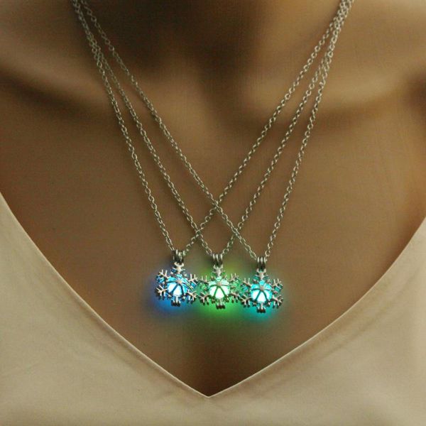 

pendant necklaces glow in the dark necklace jewelry with snowflake shaped silver color luminous stone locket choker for women