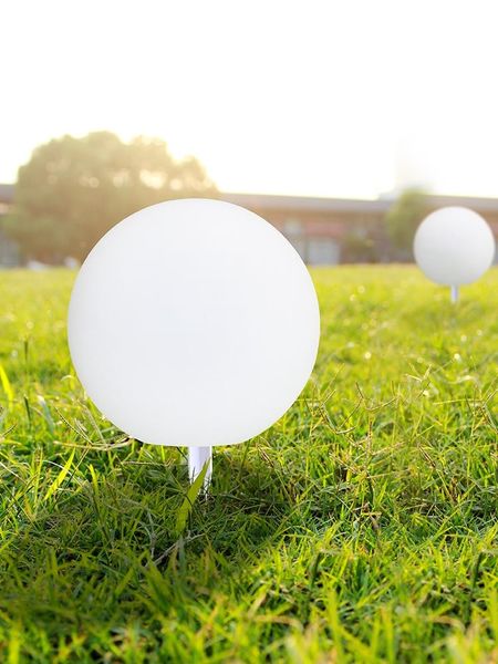 Lâmpadas de grama 25 cm Luzes de jardim de paisagem externa fora de decoração pátio iluminando a bola solar de natal