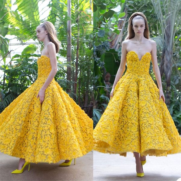 Abiti da sera linea A giallo primavera Abiti da spettacolo floreali in pizzo 3D con applicazioni di pizzo senza maniche Abito da spettacolo Robe De Mari￩e Lunghezza al ginocchio Personalizza abiti da festa formali