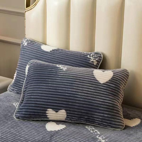 

pillow case winter warm fluffy milk velvet flower heart print pillowslip 48x74cm (19x29inch)