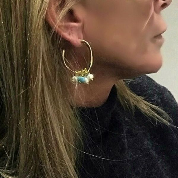 

factory wholesale geometric metal twisted irregular stone earrings, feminine temperament, versatile personality and atmospheric ear clip par