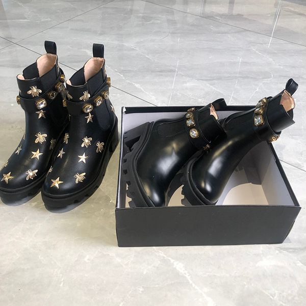 

2021 women designer martin desert boot flamingos love arrow 100% real leather medal coarse non-slip winter bees boots, Black