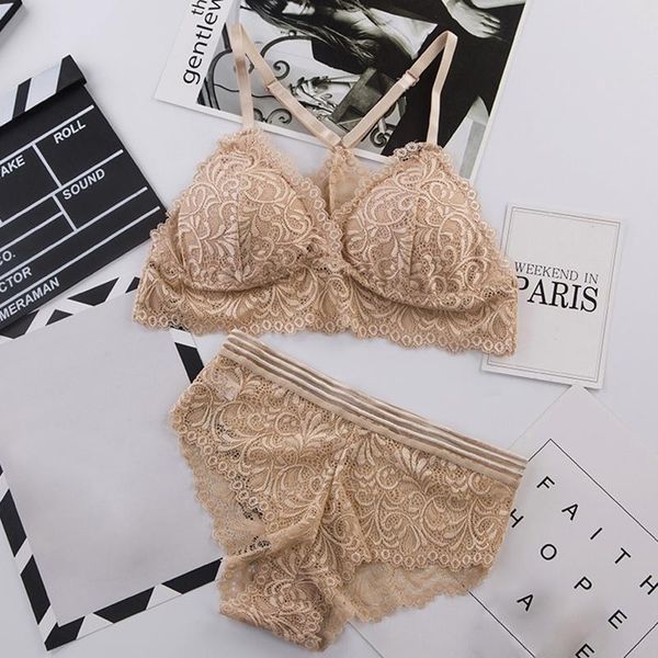 

bras sets 2021 lace bra women seamless embroidery bralette wireless breathable underwear lingerie set, Red;black