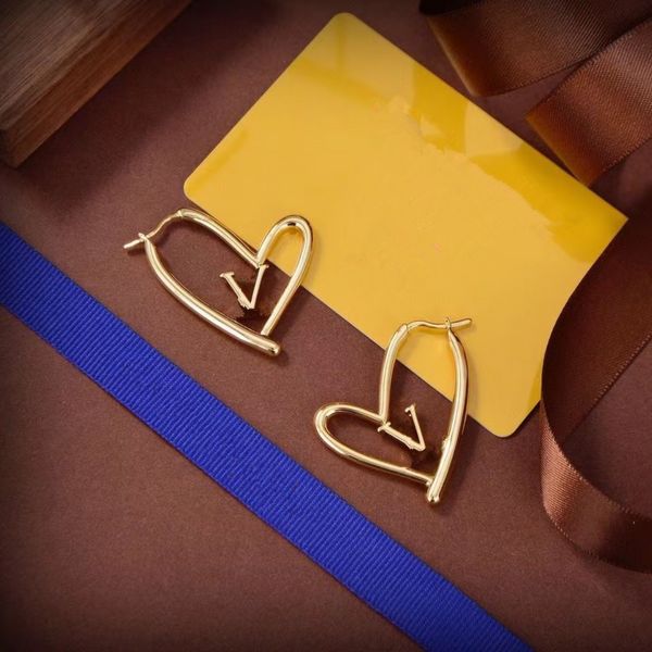 

luxury jewelry women's stud earrings large heart-shaped hollow letter 18k gold fashion personalized holiday gift, Golden;silver