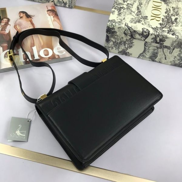 

latest bag women in 2021, the same one shoulder messenger handbag for stars, super versatile and portable