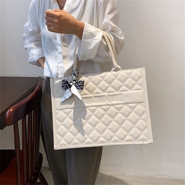 

factory store shop large capacity women's new fashion lingge messenger bag versatile one shoulder portable tote bag wholesale store