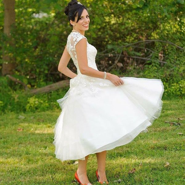 Abiti da sposa corti A Line Tulle bianco Vintage Sweetheart Abito da sposa in pizzo Lunghezza tè Abiti da sposa 2021217y