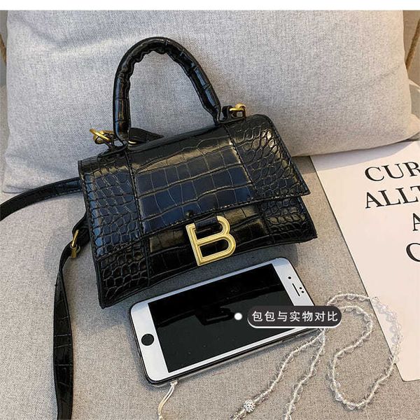 

women's 2021 new underarm single shoulder staff retro foreign style stone pattern high-level sense cross bag fashion