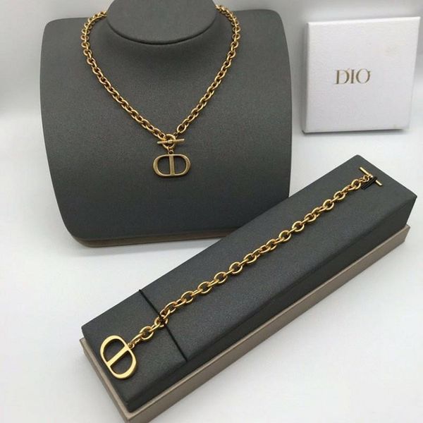 

70% off outlet online family's new letter necklace bracelet, Silver