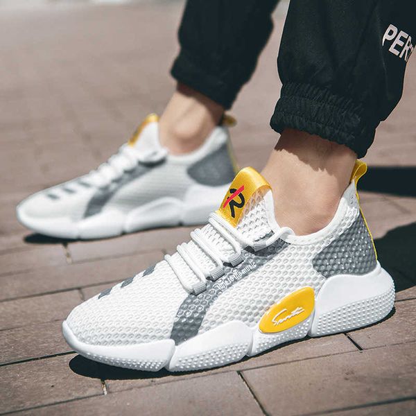 

2021 spring men's fashionable sports shoes designer breathable casual flying mesh runningtraining sneakers
