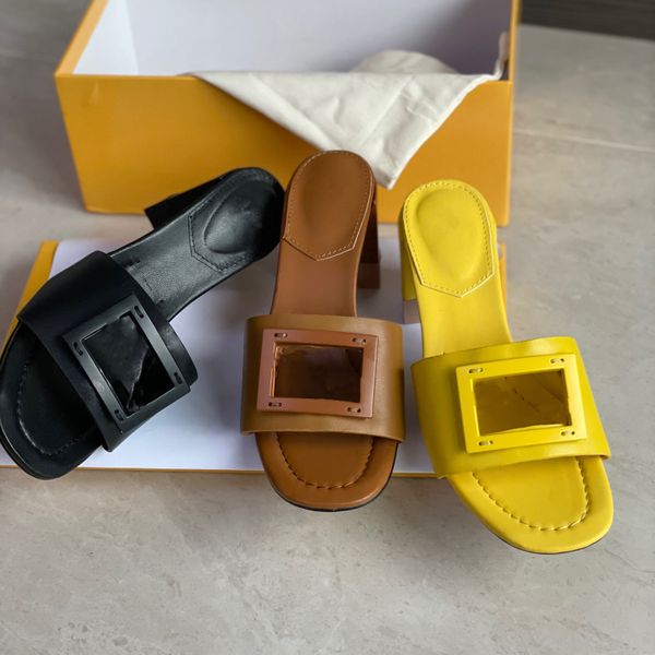 2021 Frauen Leder Slides Flache Slipper Designer High Heels Buchstaben Motiv Breitband Sandale Schwarz Gelb Sommer Strand Sexy Flip Flops 7 Farben Top Qualität mit Box 315