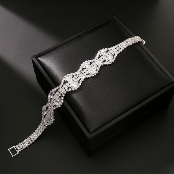

factory wholesale jewelry personality fashion bracelet women's full diamond super flash hand jewelry bridal bracelet b281 party gift
