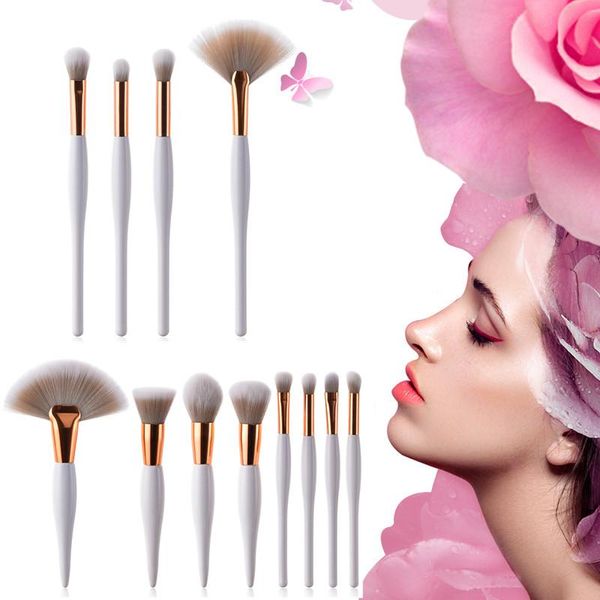 

eyelash curler a set of brushes for make-up makeup sets fashion foundation brush cosmetic tools brochas maquillaje