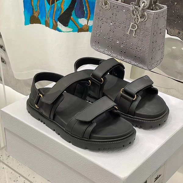 

luxury womens leisure slippers sandals chaussures skateboarding black white female designer trainer platform sandals designer sneakers size