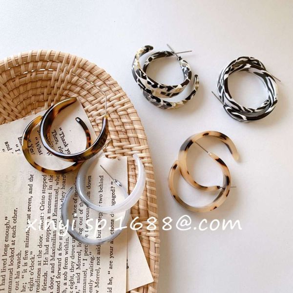 

simple semicircular earrings fashion show face thin temperament net red earrings