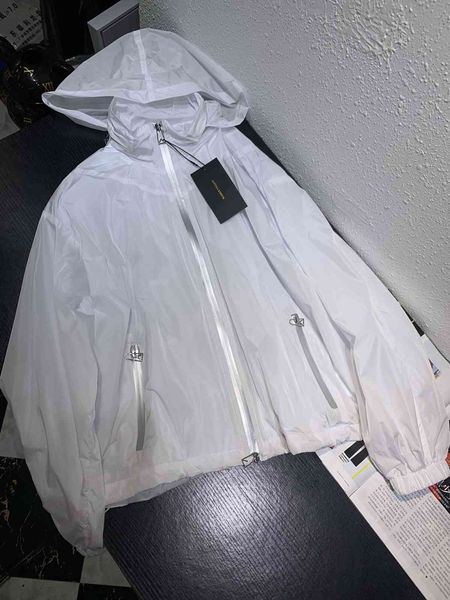 

chaopai family reflective design windbreaker and sunscreen, White