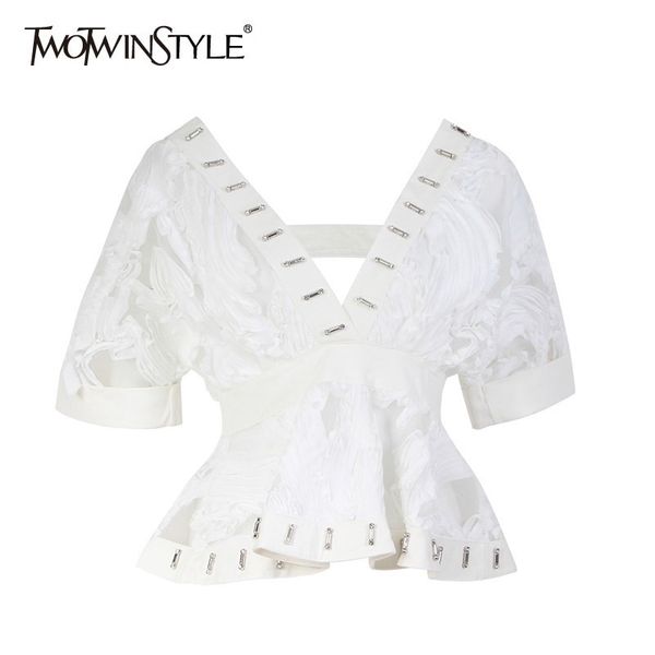 TWOTWINSTYLE Weiß Sexy Bluse Für Frauen V-ausschnitt Kurzarm Perspektive Niet Tunika Weibliches Hemd Mode Kleidung Stil 210517