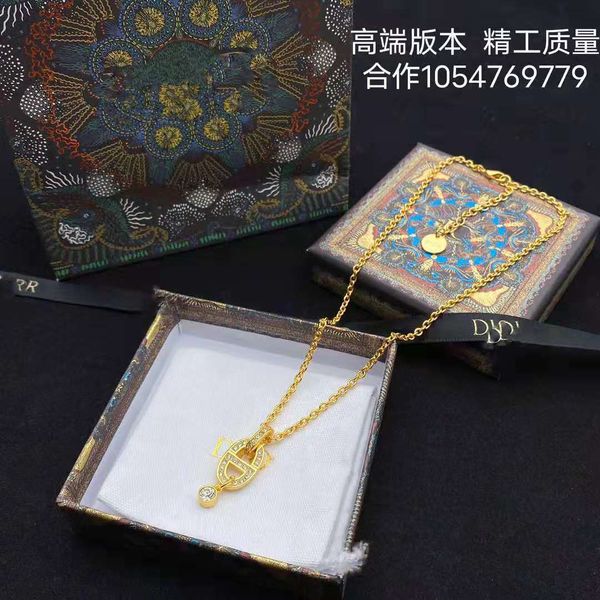 

christian/dio necklace d family / dijia autumn and winter cd letter female pig nose diamond pendant high sense medieval, Red;brown