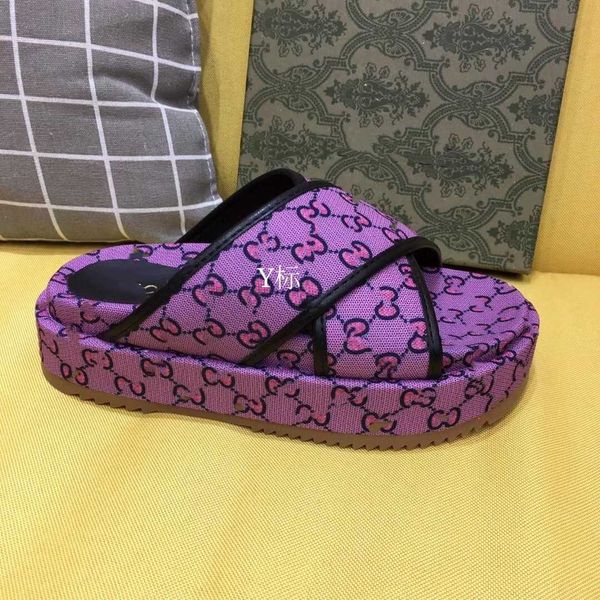 

2021 g family wear thick bottom cross satin print flat large size muffin non slip women's tow, Black