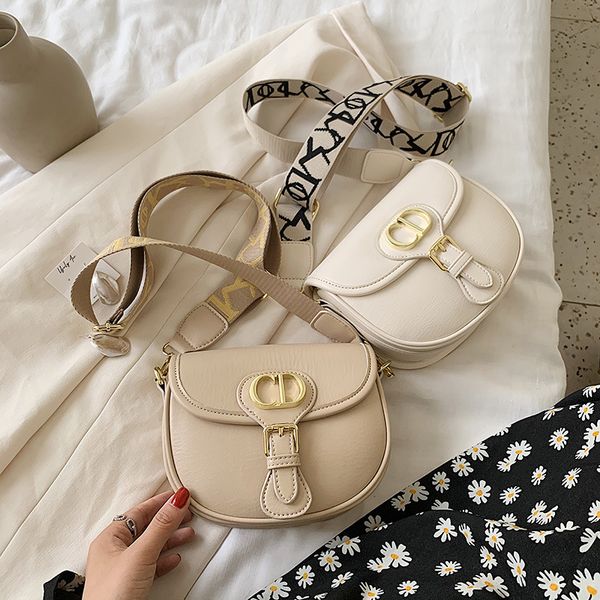 

new trend fashion messenger bag popular leisure one shoulder saddle bag