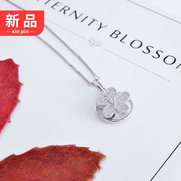 

new boutique with revolving silver necklace clover flower snowflake net red silver, Black