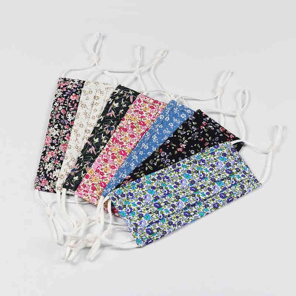 

windproof and printed pure dustproof cotton wrinkled outer layer waterproof hanging ear lattice face mask