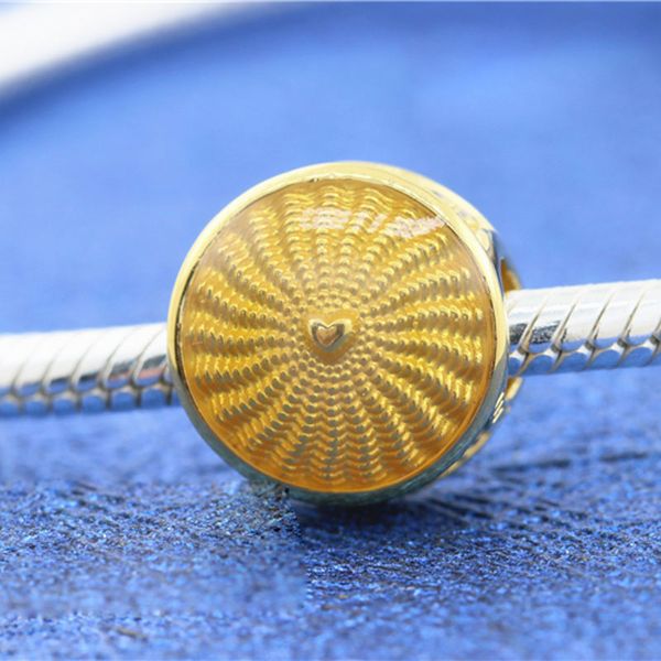 Charm-Perle „Golden Rays of Sunshine“ mit Glanzgold-Metallbeschichtung, passend für europäische Pandora-Schmuck-Charm-Armbänder