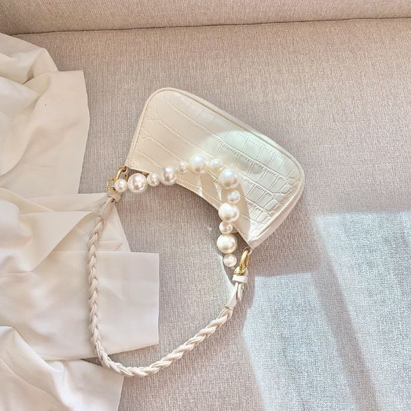 

hauge small pearl armpit bag french