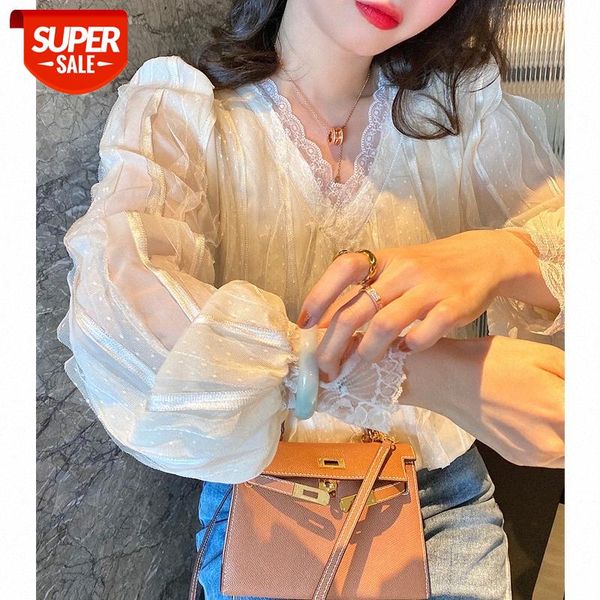 

white long-sleeved chiffon shirt female design sense of the year lace short blouse net red #te0e