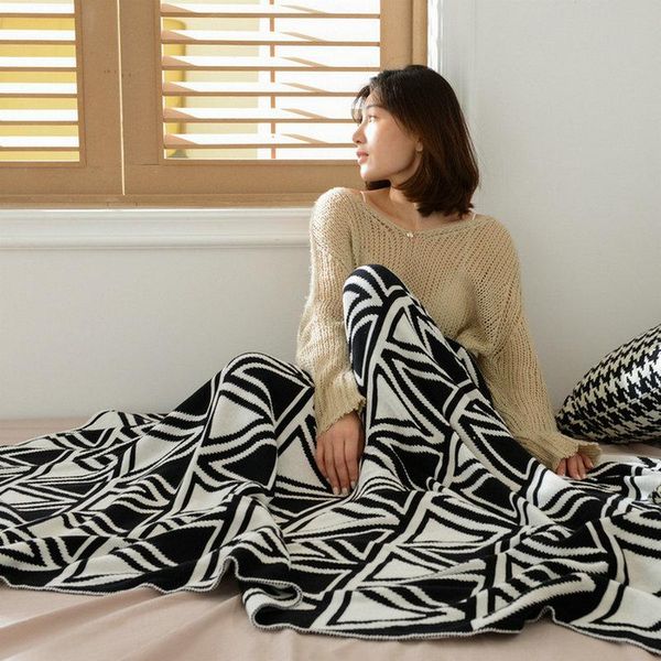 Cobertores Creative Triângulo Geometria Lançamento Cobertor Nórdico Estilo Macio Crochet Quente Colcha de Malha para Sofá Cama Decoração Home