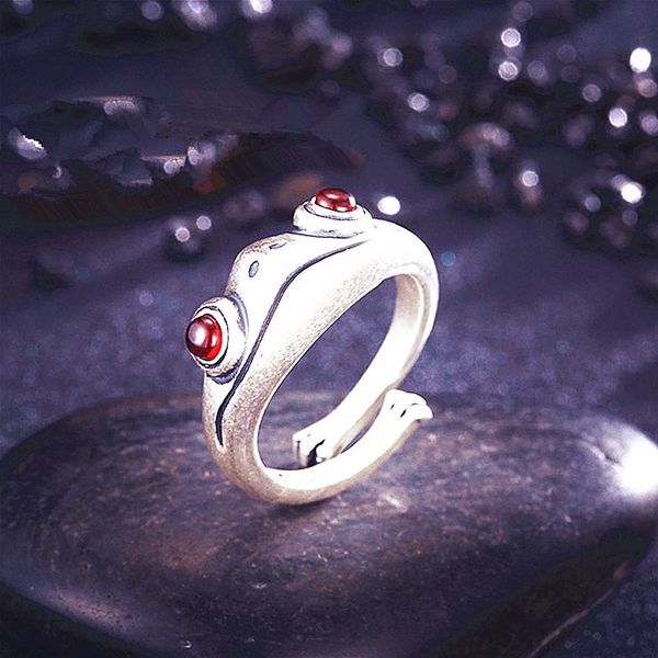 

RA5 frog garnet ring female recruit band rings peach blossom simple garnet creative personality does not fade adjustable opening, Silver