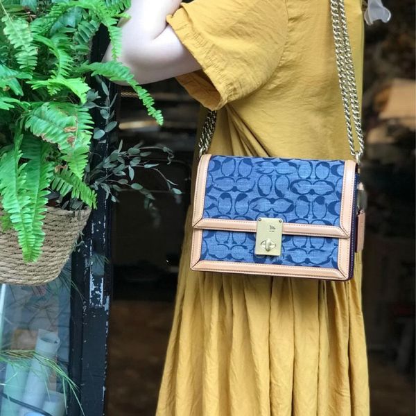 

high version 2021 new fashion bag with one shoulder and wide range ysj