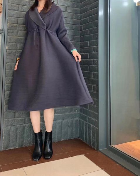 

dress miyake fashion solid color turn-down collar long sleeve straight, Black;gray