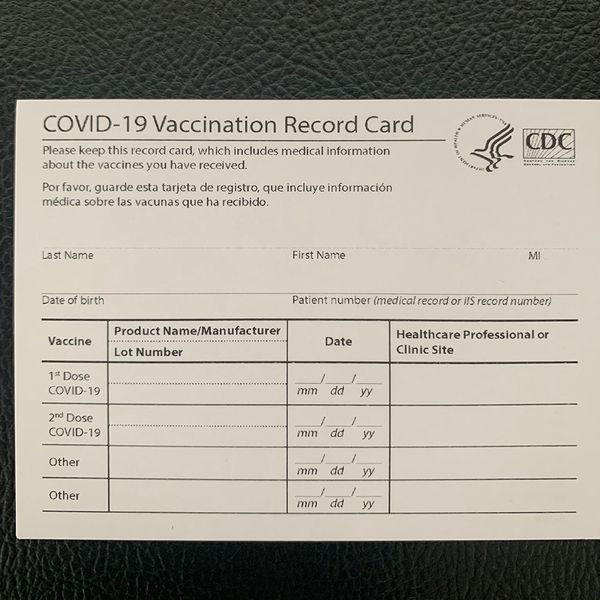 

4*3inch cdc paper vaccination card files vaccinated record cards business cardes fills the information yourself