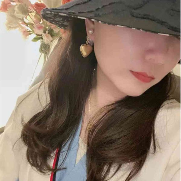 

2021 luxury designer jewelry new irregular pearl peach earrings letter small pearl 925 silver pin, Golden;silver