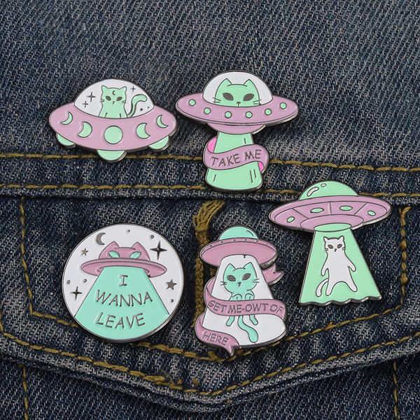 

europe spaceship paint cat letter brooches geometric round moon star cowboy pins alloy enamel clothes badge anti light buckle jewelry access, Blue