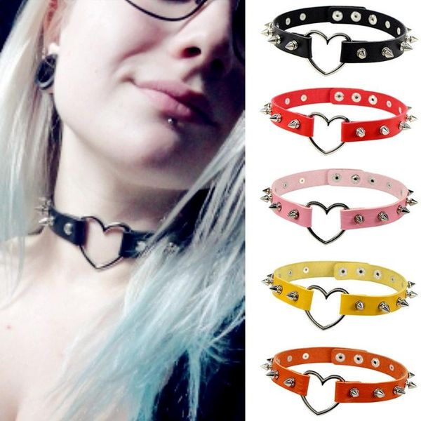 

chokers 2021 fashion and ladies party leather spiked heart-shaped neckband hip-hop rock girl clavicle necklace jewelry gift, Golden;silver