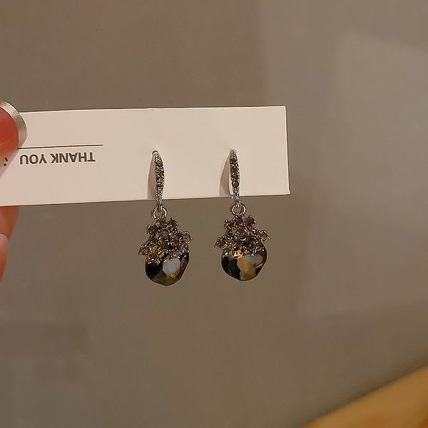 

gong tingfeng fashionable diamond earhook elegant net red light luxury versatile earrings, Silver