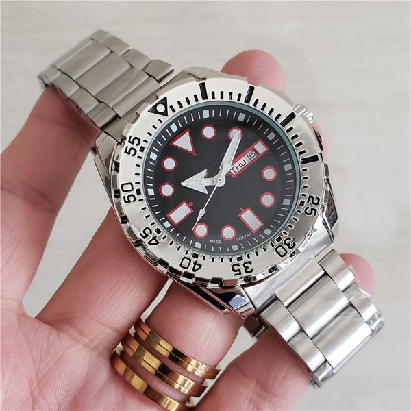 

2021 new fashion casual creative watch black steel quartz men's business sports models, Slivery;brown