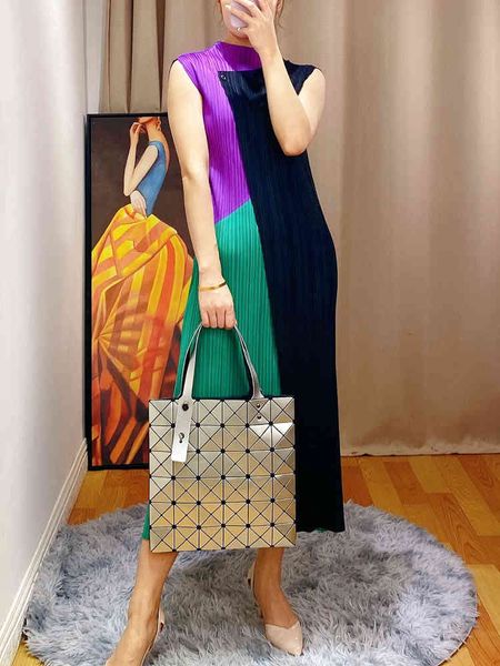 

2021 New Female Color Matching Miyak Folds Fashion Thin Elasticity Dress Medium Length with Individual Buttons E0ef, Black;gray
