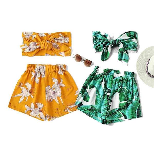 

2021 summer holiday beach print bra shorts two piece set, White;black
